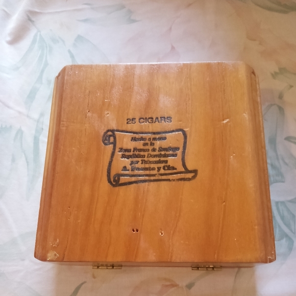 Arturo Fuente “Hemingway” Signature wooden Cigar Box Dominican Republic - Picture 3 of 8